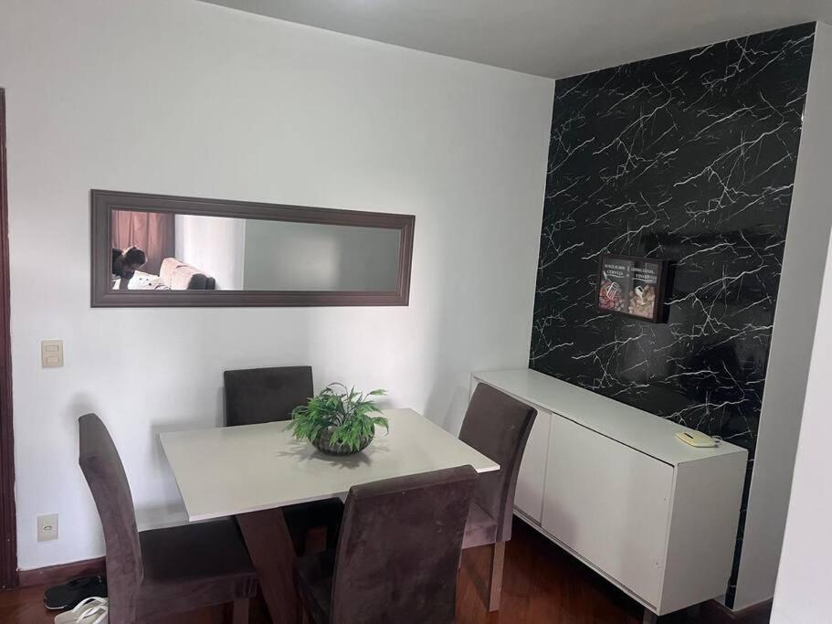 Apartamento Na Barra Da Tijuca 2 Quartos Com Ar Condicionado *