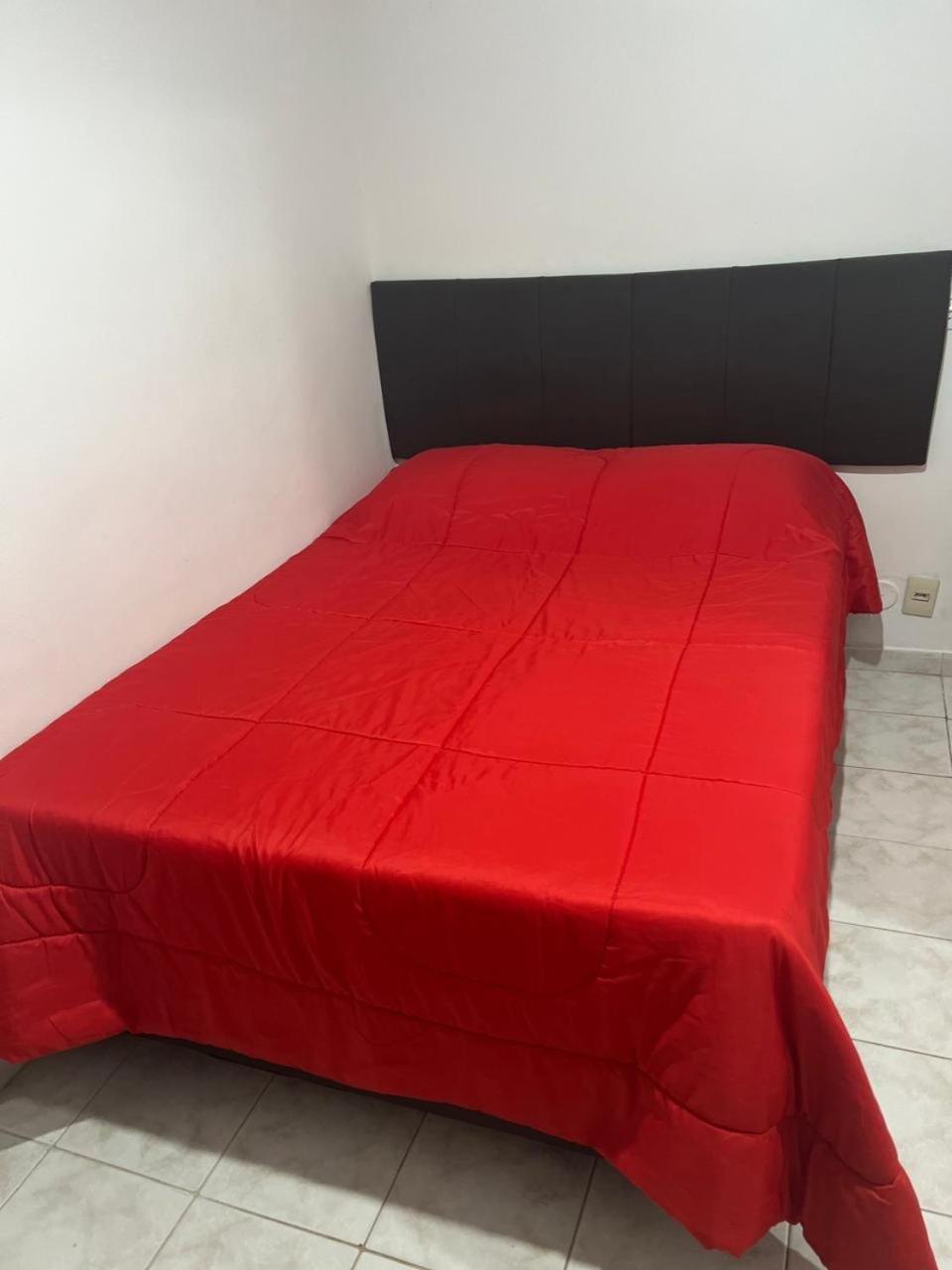 Apartamento Na Barra Da Tijuca 2 Quartos Com Ar Condicionado *